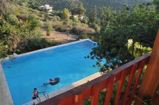 Yakir Ein Hod Aparthotel Esterno foto